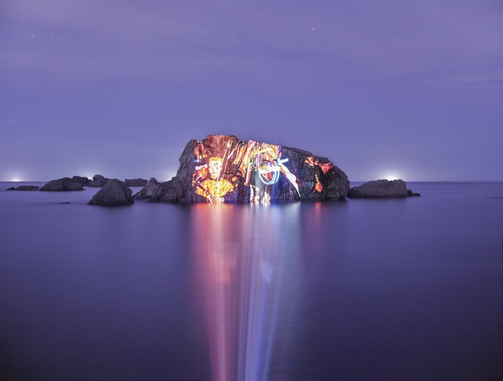 Tokihiro Sato - On the rocks